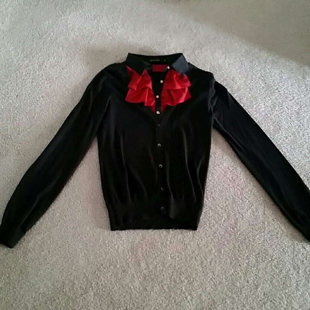 Elegant blouse with gold buttons